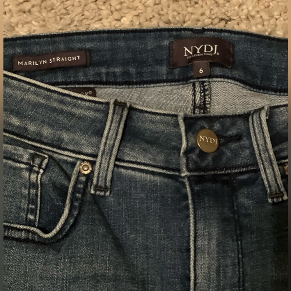NYDJ Marilyn Straight Jeans. Size 6. Dark Wash NWOT